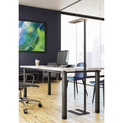 Stehleuchte aus Holz